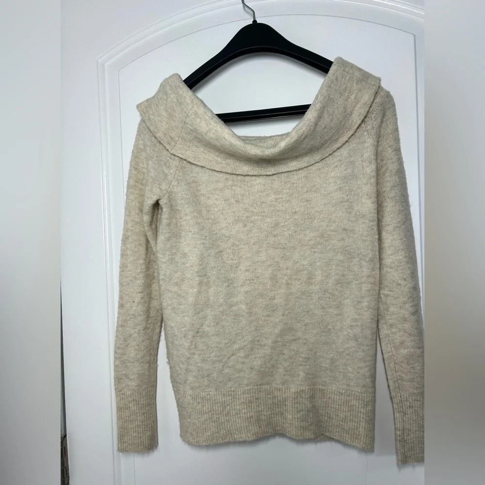 Abercrombie & Fitch Cream Off The Shoulder Cream Sweater size XS 90s chic - Picture 8 of 11